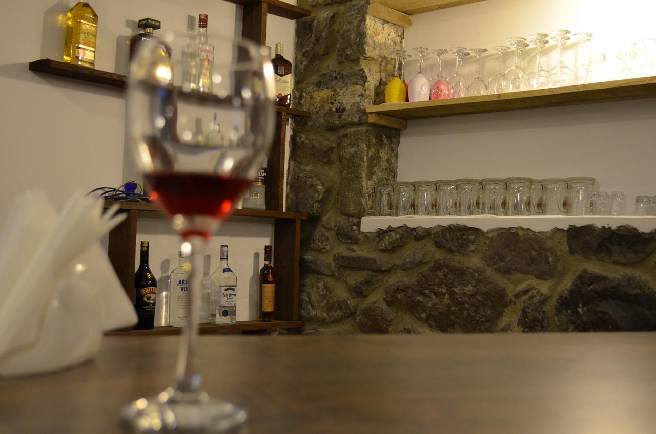 Aia Kazbegi Hotel Bagian luar foto