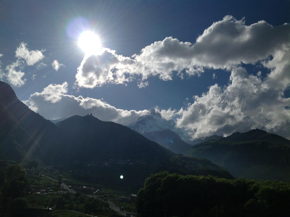 Aia Kazbegi Hotel Bagian luar foto